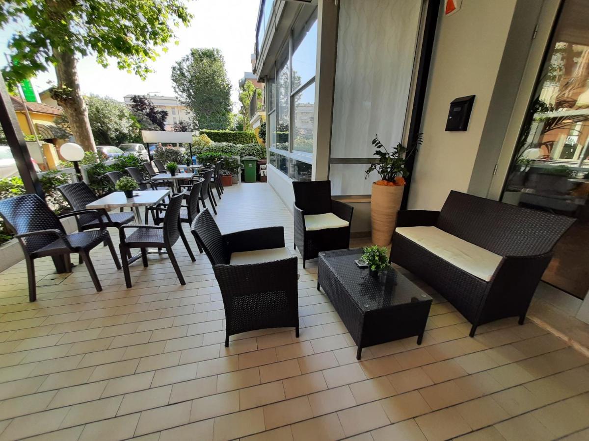 Hotel Barbiani 리치오네 외부 사진